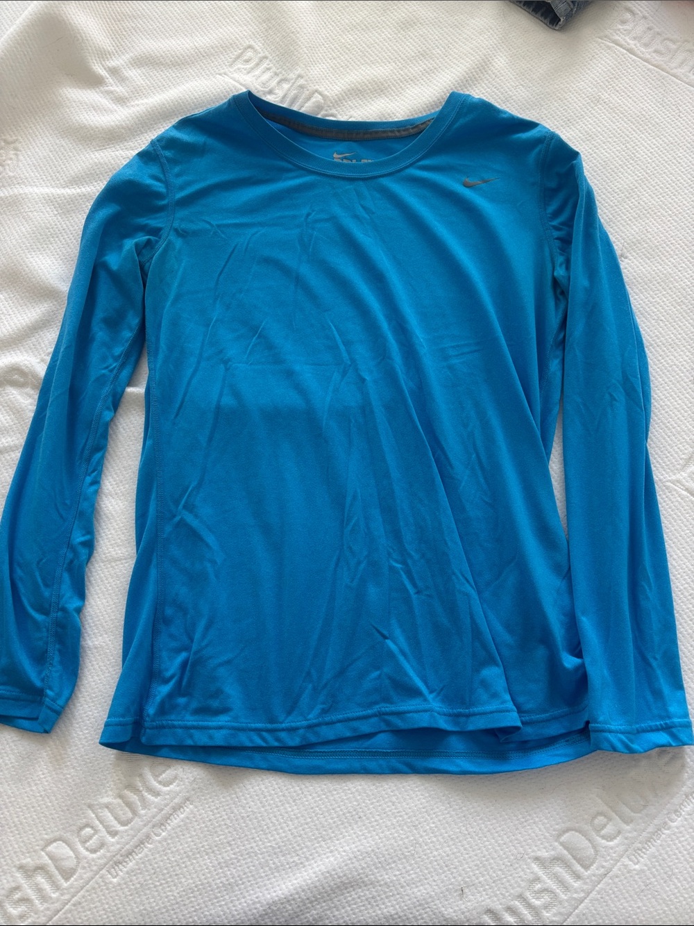 Nike Women’s Bright Teal Blue Long-Sleeve Performance Tee